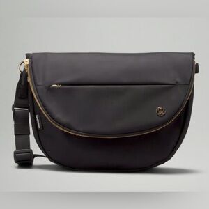 NWT - Lululemon all night festival bag 5L gold hardware